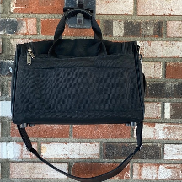 HARTMANN CARRY ON BLACK CANVAS SHOULDER BAG🧳💼🖤 - Picture 3 of 3